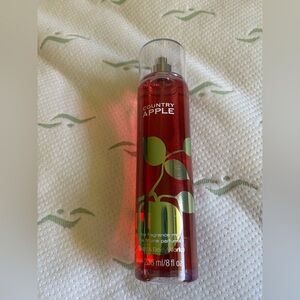 Bath & Body Works Country Apple Fragrance Mist - Red and Green
